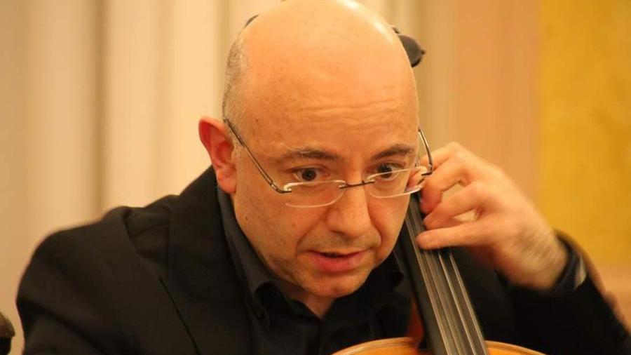 Olbia, accusa un malore durante una esibizione: muore violoncellista sassarese