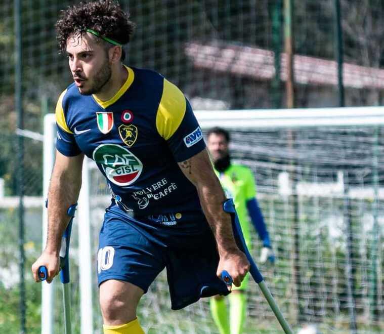 Pietrasanta, pub nega l’ingresso all’atleta disabile. Il sindaco: «Siamo meglio di così, lo invito a tornare»