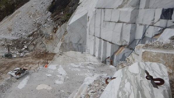 Carrara, i big del marmo si contendono i confini per scavare: Fb Cave sconfitta in Cassazione