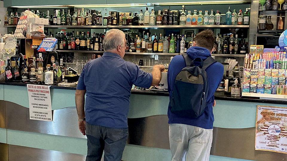 Cecina, dodici ristoranti e bar in meno in cinque anni: nessuno così male sulla costa