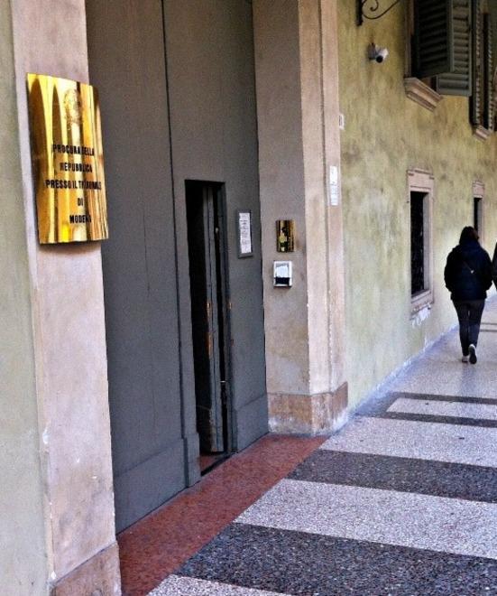 Stupro di gruppo: prime prove di intesa per un risarcimento 