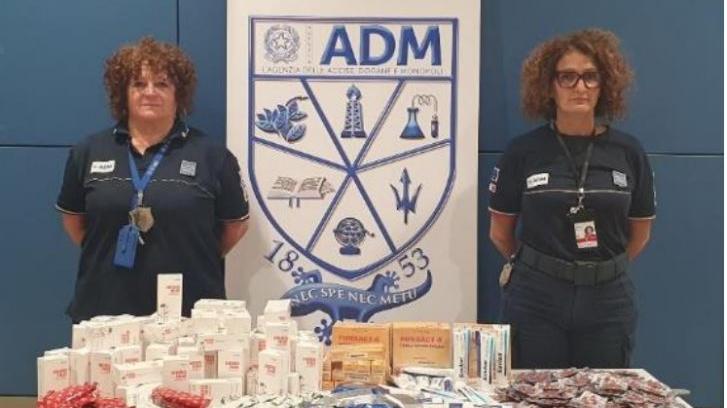 Farmaci antitumorali e viagra importati illegalmente: sequestro all’aeroporto di Cagliari