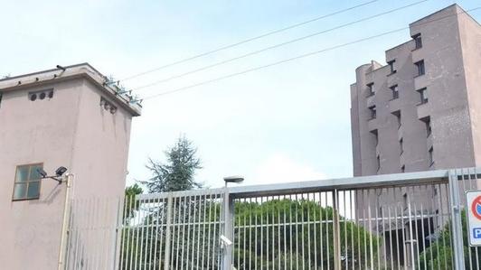Ancora un poliziotto aggredito alle Sughere, Uilpa: «Il carcere è fuori controllo»<br>