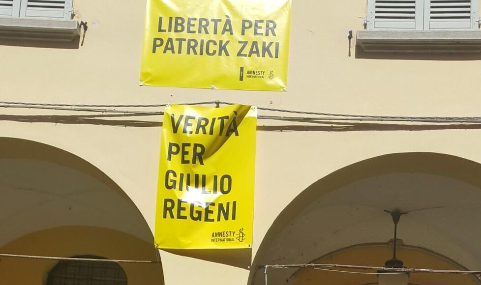 Cento: i due striscioni erano abusivi. Il sindaco multato dai vigili