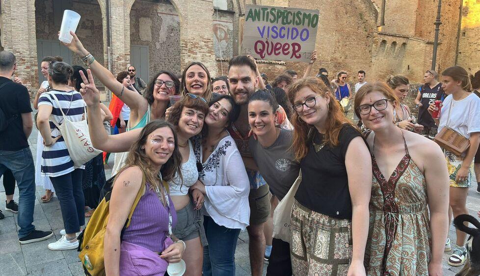 Il Pride da Vignola a Spilamberto: 200 in marcia per ribadire i diritti