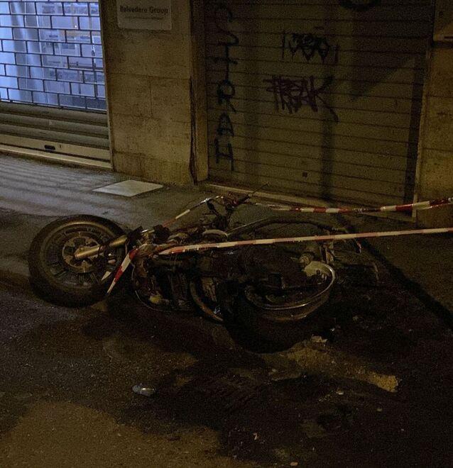 Ferrara: raid vandalico nella notte. In mezz’ora auto e moto a fuoco