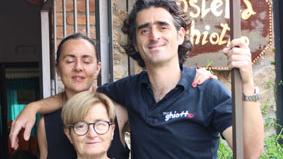 L’ultimo abbraccio a Cristiano Ferri: bandiere a mezz’asta e negozi chiusi