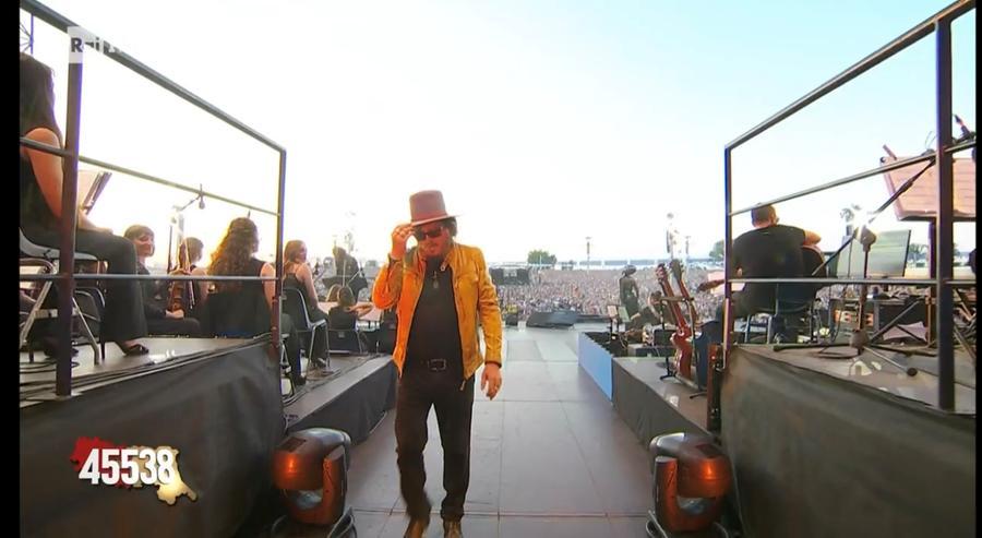 Italia Loves Romagna, la scaletta del concerto fra medley e duetti: apre Zucchero