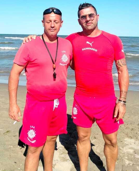 Lido Estensi, si tuffano nel Logonovo e rischiano: salvati dal bagnino e dai ragazzi