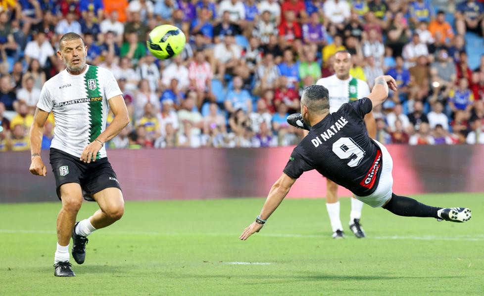 Totti, Del Piero, Milito e gli altri: Ferrara esplode di campioni