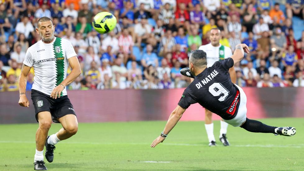 Totti, Del Piero, Milito e gli altri: Ferrara esplode di campioni