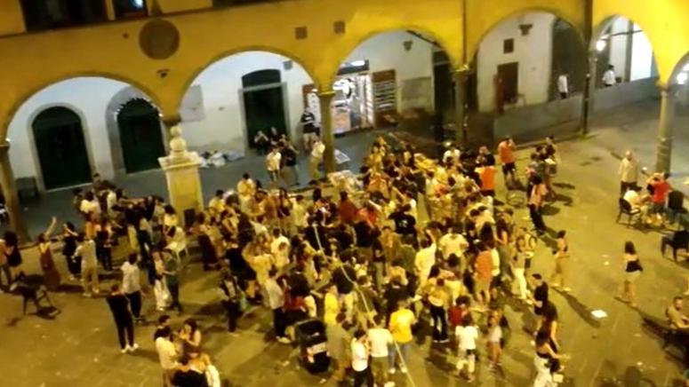 Pisa, altra notte di caos alle Vettovaglie: «Ora causa civile verso il Comune»