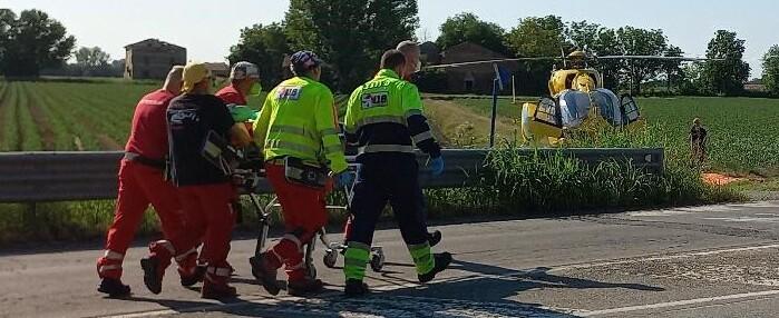 Investito da un’auto pirata, ciclista gravissimo