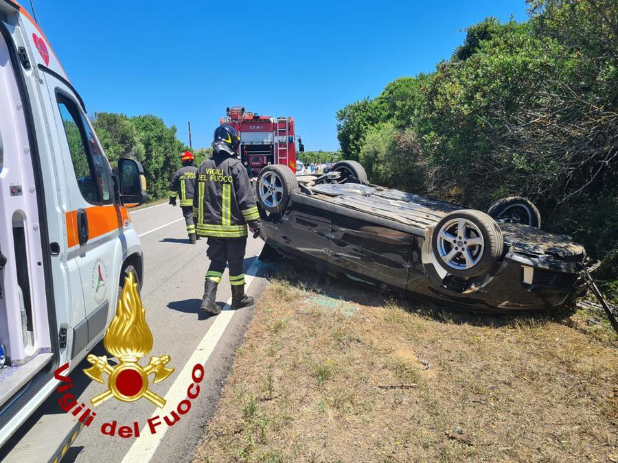 L’auto si ribalta sulla Palau-Bassacutena, un ferito