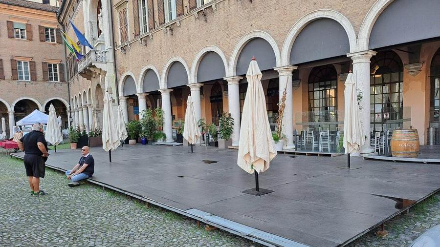 Modena, i gestori se ne vanno: Caffè Concerto nel caos