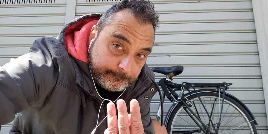 Il comico Marmugi racconta il furto della bici: «Rubata sotto al naso, ma senza scontrino niente denuncia»