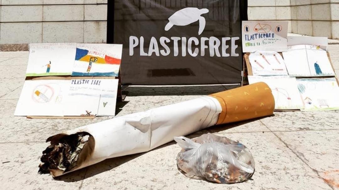 Smoking area, multe ed educazione, i consigli anti-cicche di Plastic free<br>
