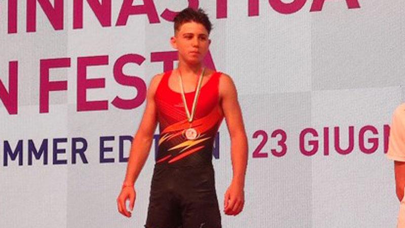 Elia  campione italiano di ginnastica artistica