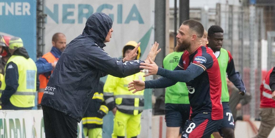 Ranieri e Nandez durante una partita all'Unipol Domus