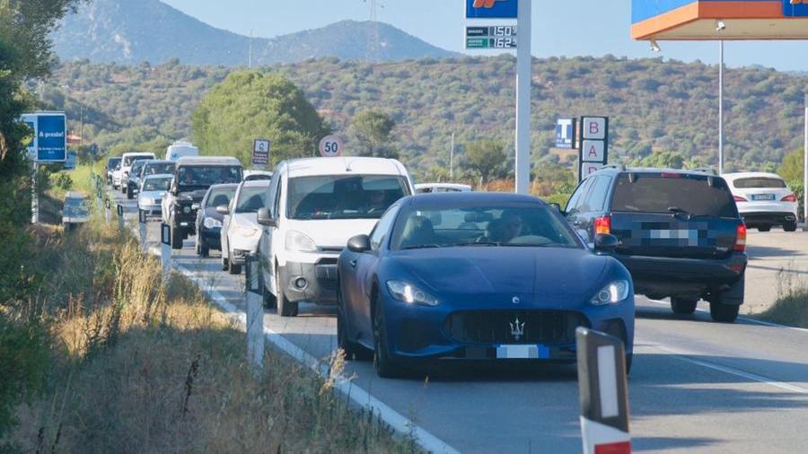 Traffico sulla strada Olbia-Arzachena<em> (foto Vanna Sanna)</em>