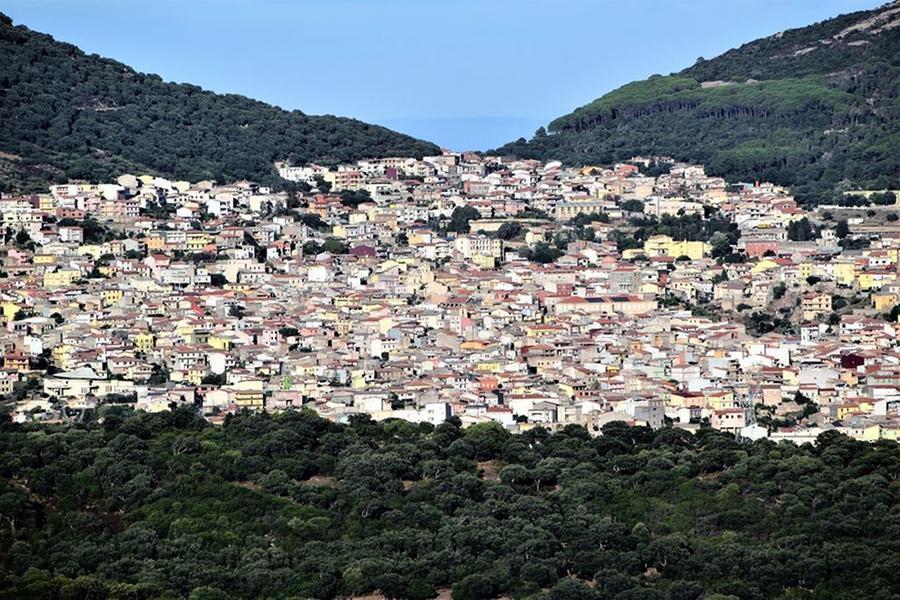 Arbus, 65enne trovato morto in casa