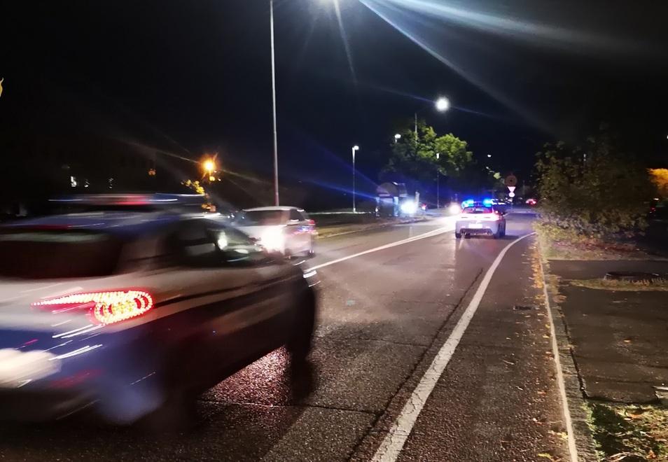 Modena Est, insegue un ragazzo con un coltello: 23enne denunciato 