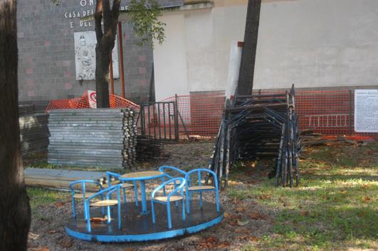 
	Vecchia foto del cortile dell'asilo

