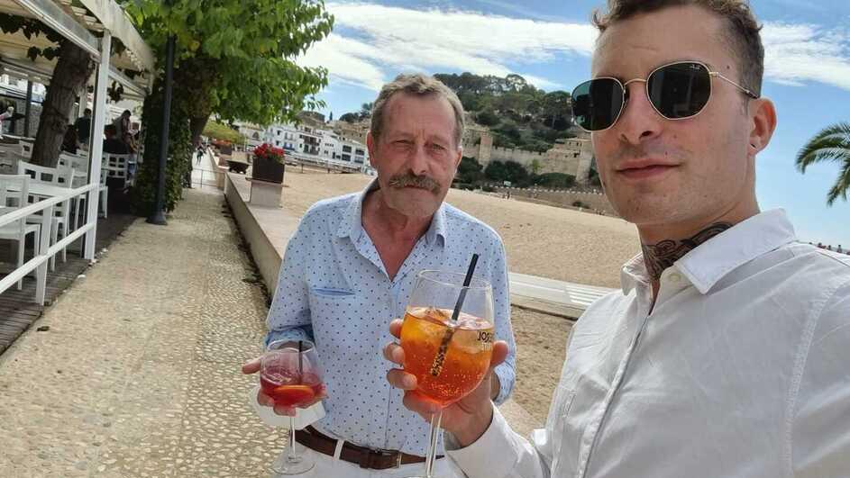 Morto sulla spiaggia, il padre di Gianmarco a Tenerife: «Ho saputo della tragedia dopo una settimana, come è possibile?»