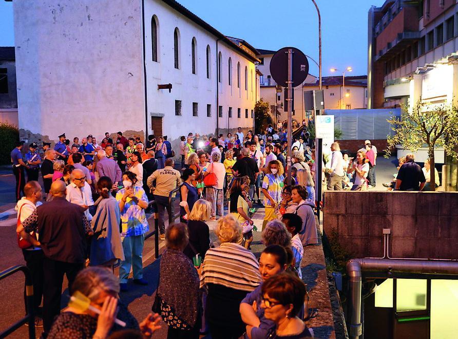 Punto nascite a Pescia, si aprono spiragli: Bezzini visita l’ospedale