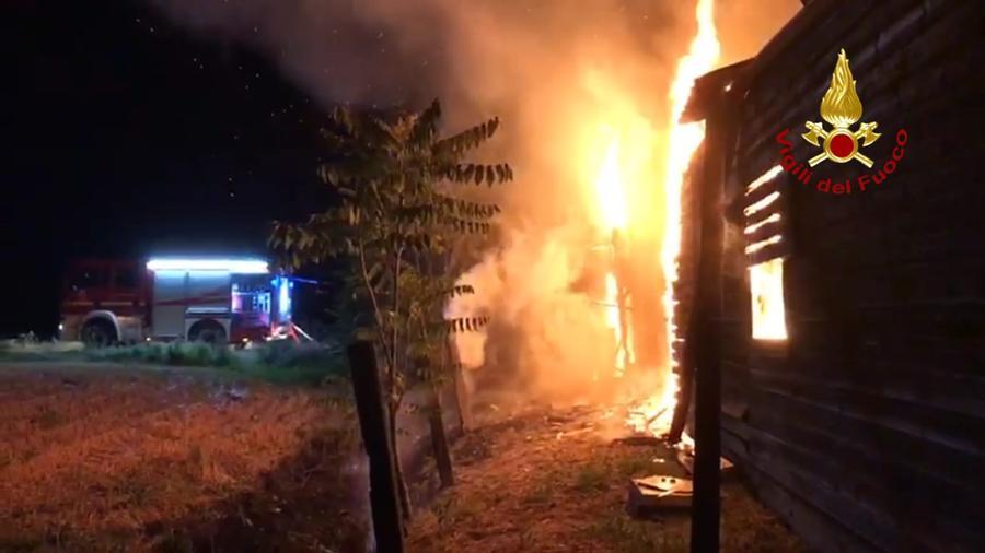 L'incendio al prefabbricato