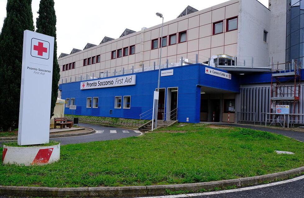 Ospedale di Cecina, in barella per più di un giorno: «Mi ha telefonato disperata»