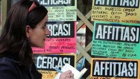 Mirandola, affitti sempre più cari e poche case: «Medici e infermieri senza alloggi»