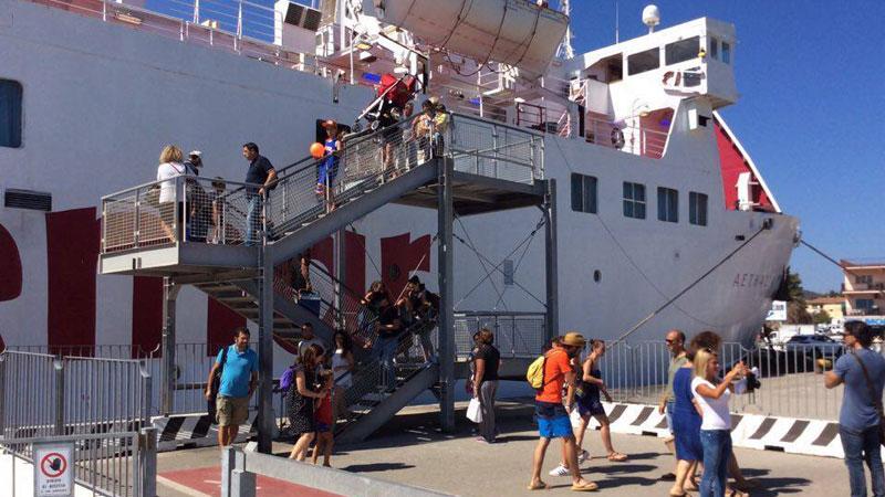 Trasporti all’Elba, i sindaci spingono: «Più servizi e flotta migliore»