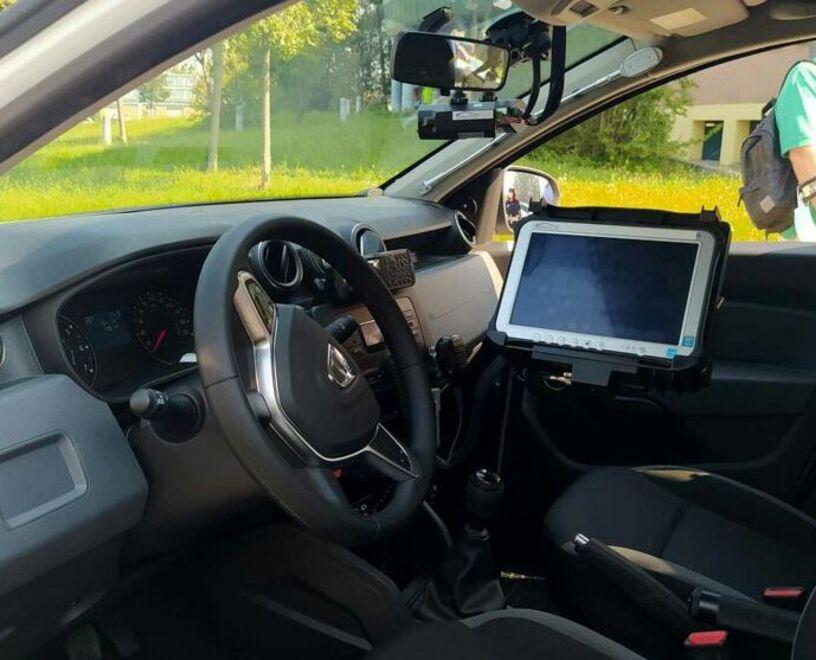 Modena, senza patente e senza assicurazione: 49enne fugge in scooter ma è bloccato<br type="_moz" />
