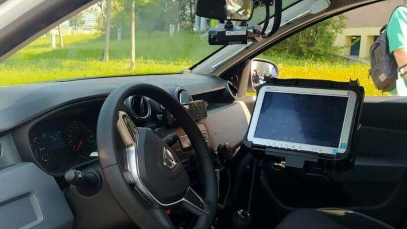 Modena, senza patente e senza assicurazione: 49enne fugge in scooter ma è bloccato<br type="_moz" />