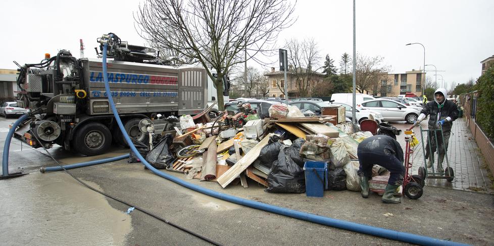 «Molti cittadini di Nonantola, Bomporto e Bastiglia attendono ancora il 100% dei rimborsi dell’alluvione»<br type="_moz" />
