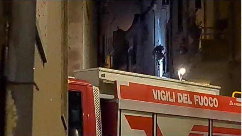Bosa, paura per il crollo di un muro perimetrale di una palazzina