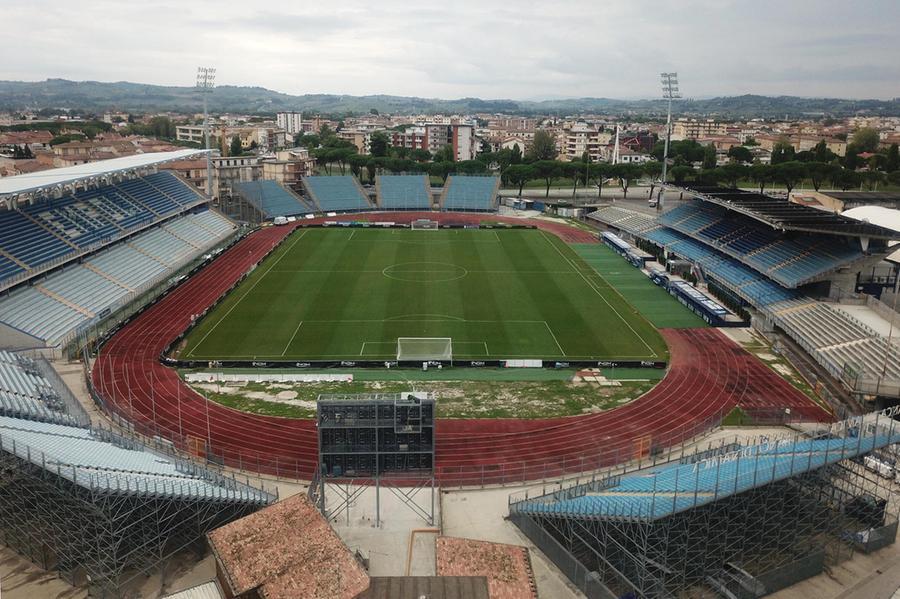 Stadio Castellani, contatti fitti: tutti al lavoro per il restyling