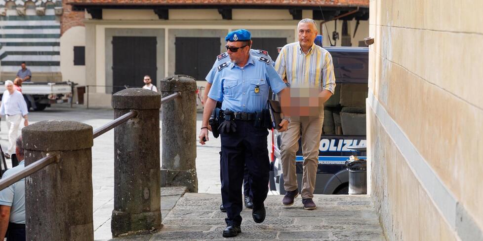 Donna uccisa a Pistoia, l’interrogatorio di garanzia al figlio: «Ruscio pressato dai creditori»