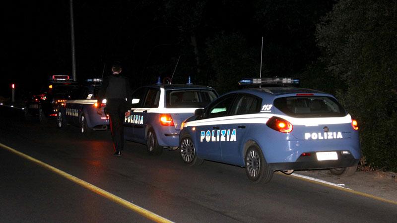 Vecchiano, auto presa a sassate dai pusher: cercava di “riscattare” il tablet