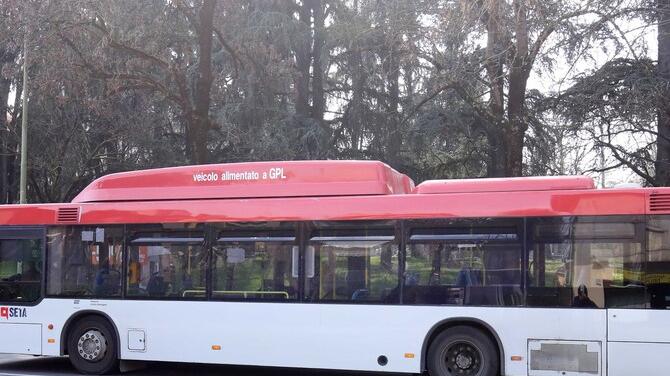 Bus, in rialzo le tariffe dei servizi extraurbani: «Previste agevolazioni»