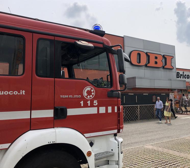 Fumo e odore di bruciato, evacuato l’Obi