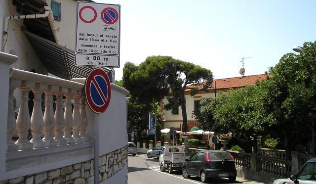 Castiglioncello, dal primo luglio scatta la zona a traffico limitato: ecco cosa cambia
