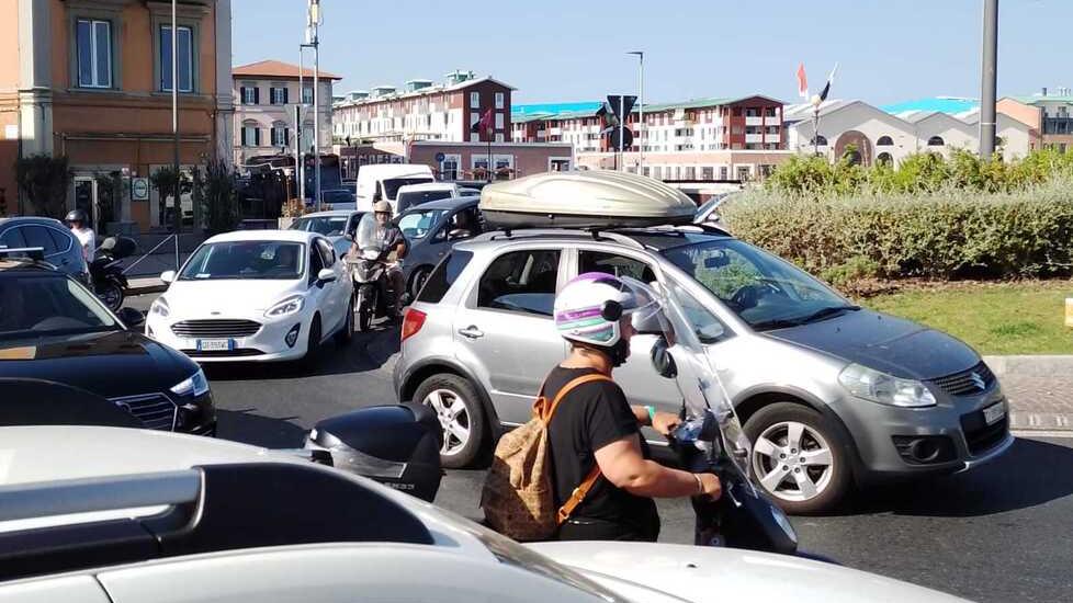 Portuali-Mazzini, l’asse del caos: «Va eliminata anche la ciclabile»