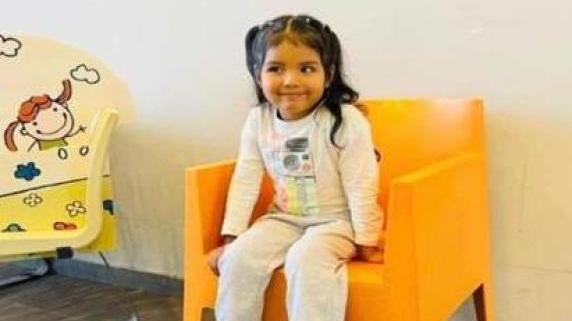 Kata, scomparsa a Firenze: perquisito il garage di due fratelli italiani. I genitori della bambina ascoltati per ore