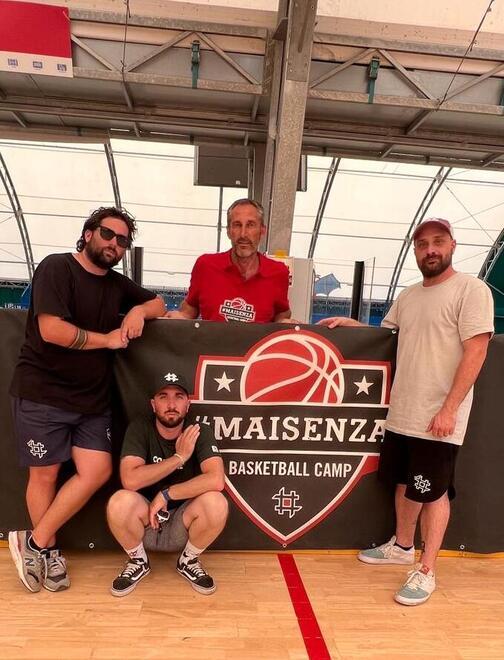 Due settimane  di full immersion con i campioni della pallacanestro