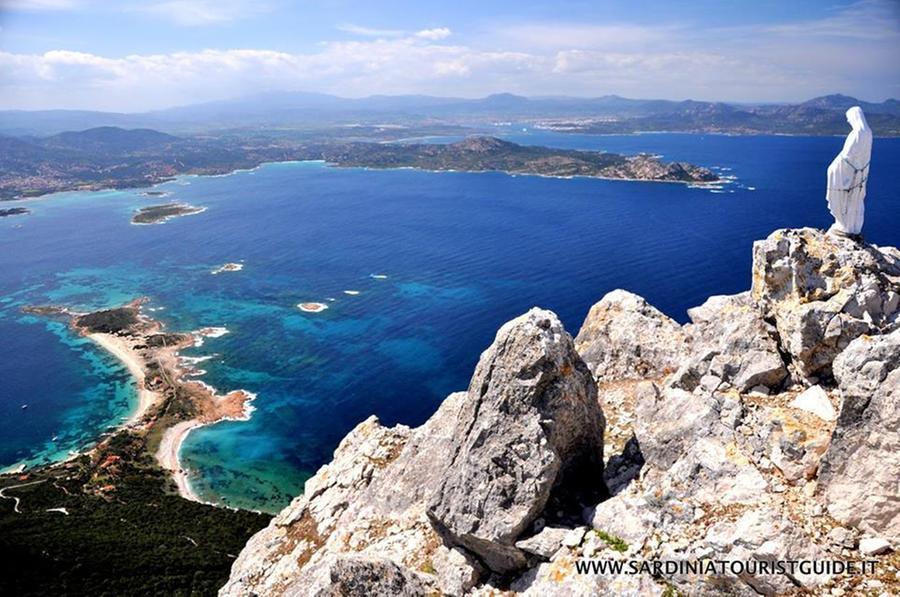Tavolara una veduta da Punta Cannone