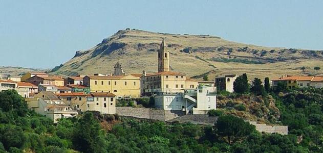 Nel paese del Canonico Spano uno scrigno di tesori architettonici
