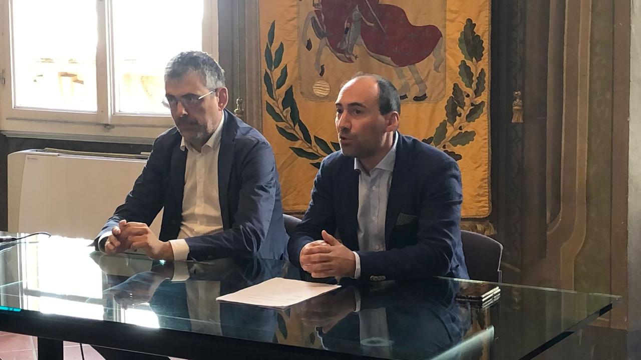 Il vicesindaco e assessore allo Sport di Prato, Simone Faggi, e, a destra, il presidente della Provincia Simone Calamai