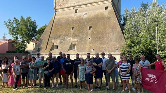 Vada, nuovo sit-in di protesta, chiesta la riapertura del faro<br>